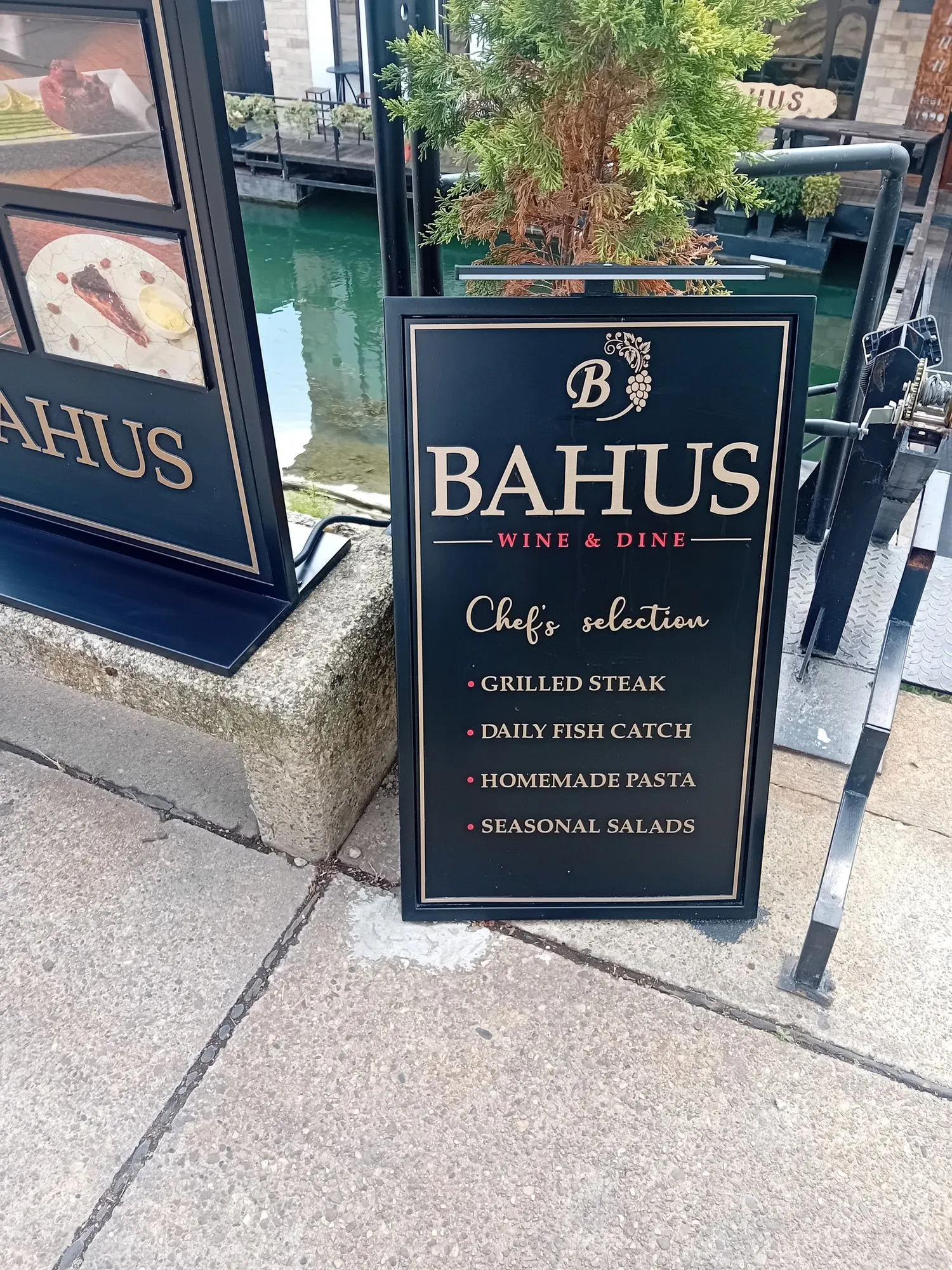 Tabla Bahus wine & restaurant sa preporukom šefa