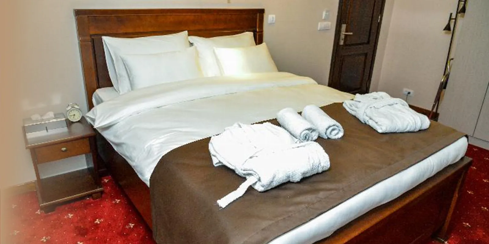 Bračni krevet u apartmanu